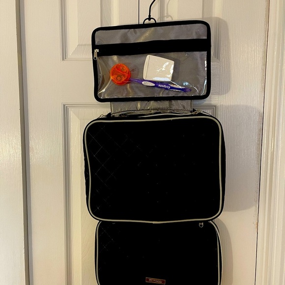 Large (12x9x5) Black Hanging Cosmetic/Makeup Toiletry Bag Waterproof - Picture 3 of 8